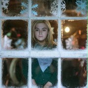 Kiernan Shipka w Kwiaty na poddaszu