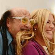 Deadbeat - galeria zdjęć - filmweb