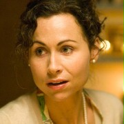 Minnie Driver w The Riches