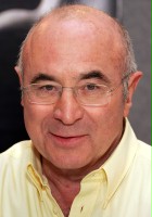 Bob Hoskins / Owney Madden