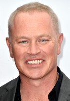 Neal McDonough / Generał M. Bison