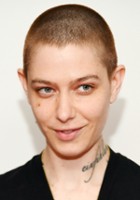 Asia Kate Dillon / Sędzia