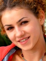 Mihaela Barlutiu / Nicole