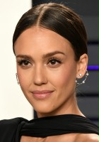 Jessica Alba / Liz Anne Blazer
