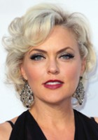 Elaine Hendrix / Lisa Luder