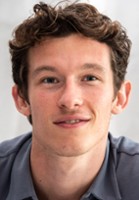 Callum Turner / Theseus Scamander